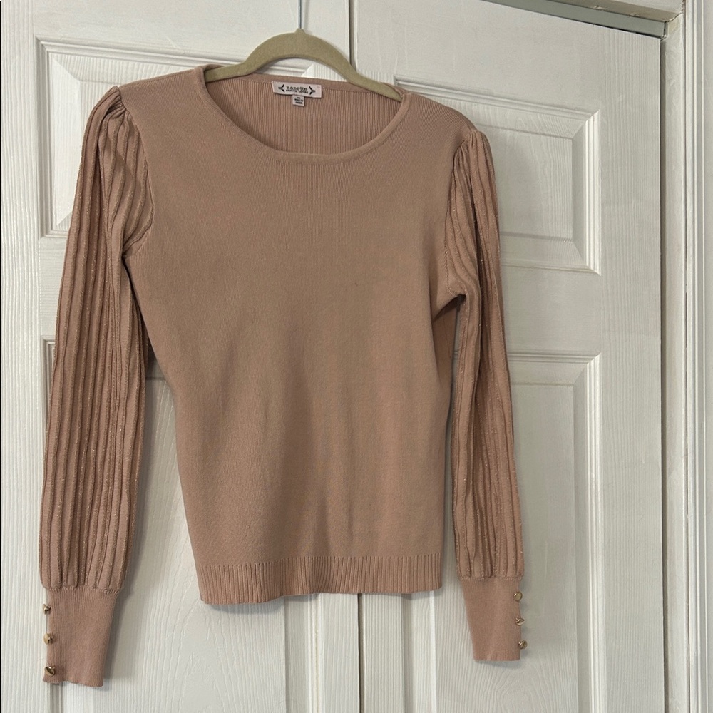 Women's long sleeve sweater . Light pink /gold thread in sleeves
